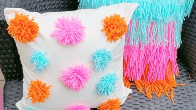 Pompom Pillows Pop Blue Pink
