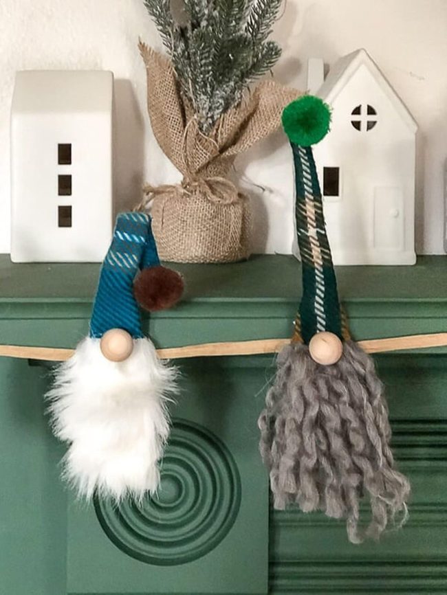 Plaid Scarf Gnome Garland
