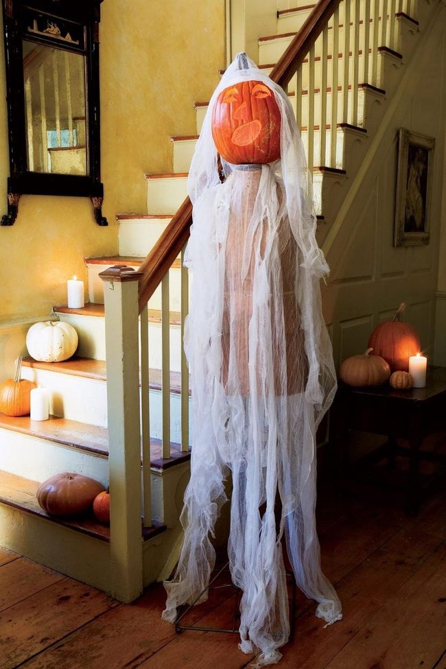 Glowing Pumpkin Ghost Guard