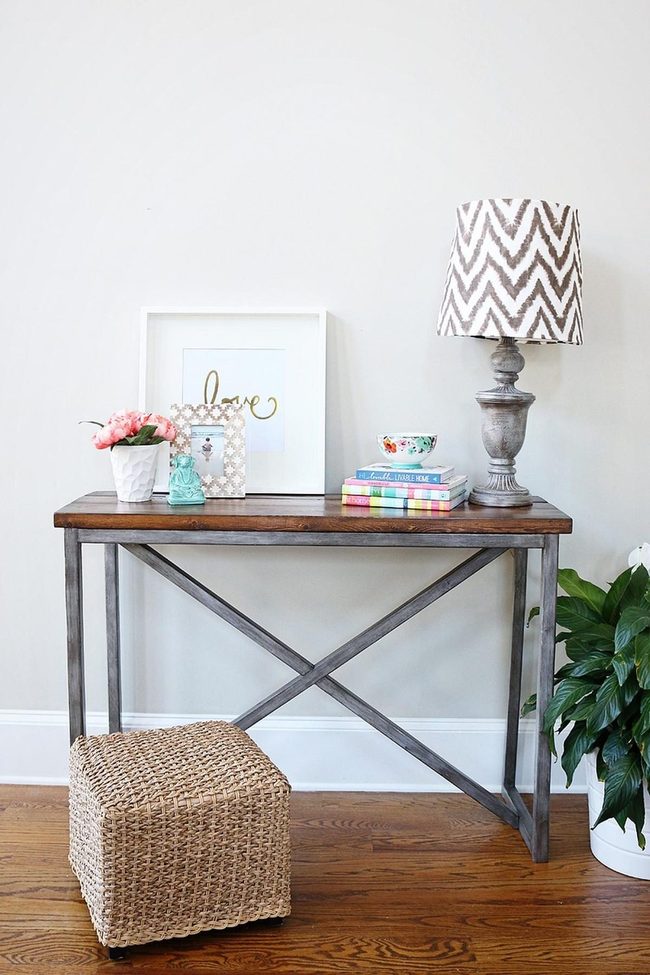 Wooden Minimalism With Pink Blooms