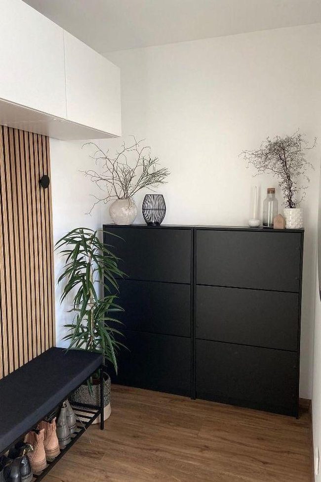 Black Platsa Systems With Natural Wooden
