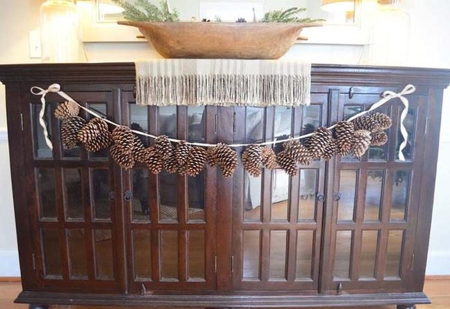 Pinecone Burlap Winter Garland