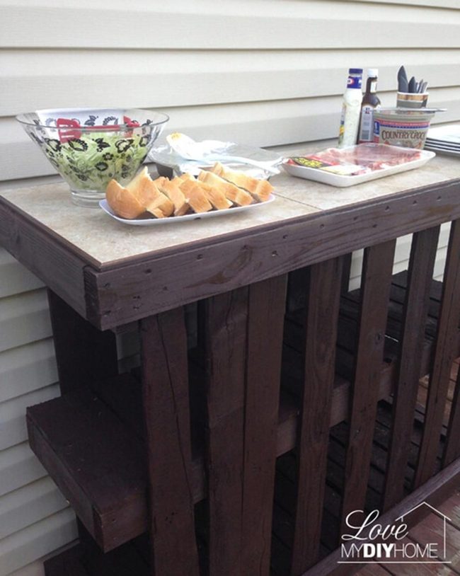 Reclaimed Pallet Tile Bar