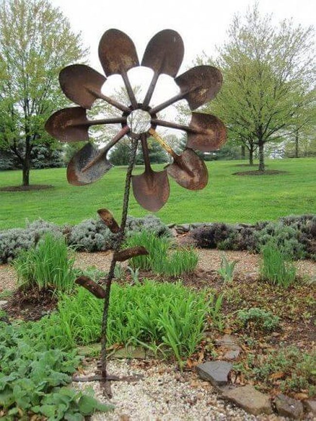 Metallic Shovel Flower Sculpture