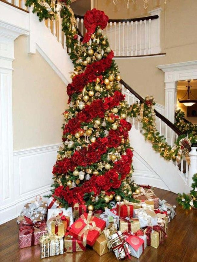 Red Poinsettia Garland Statement