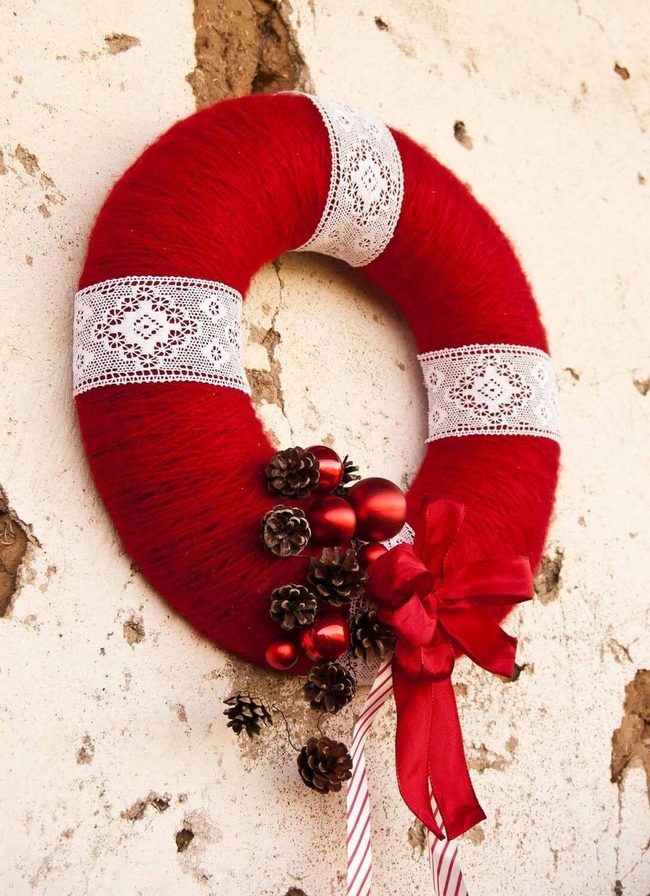 Yarn-Wrapped Lace Wreath