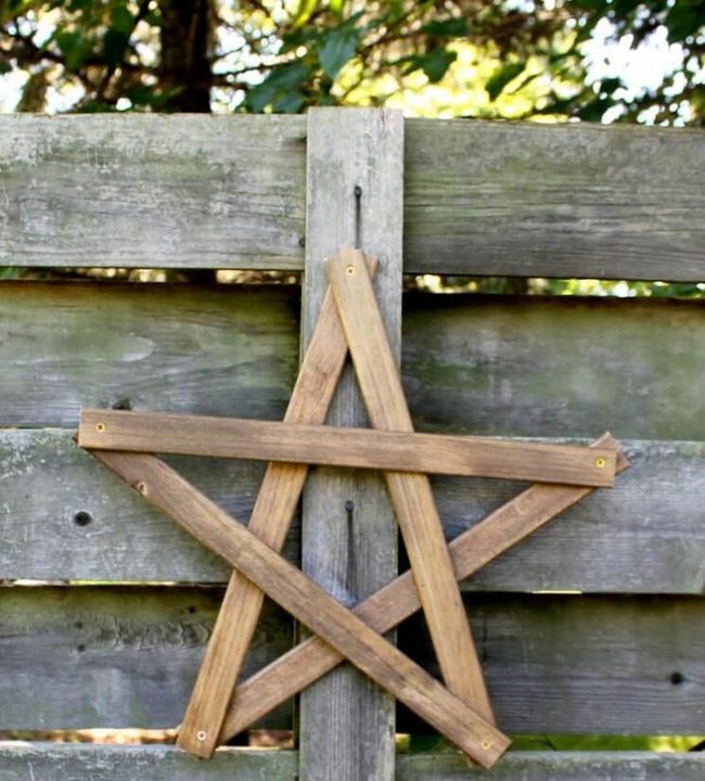 Natural Wood Star Decoration