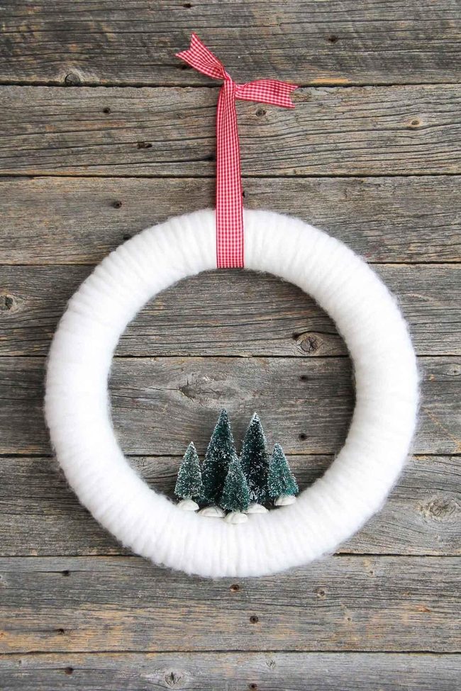 White Yarn Wooden Winter Wreath