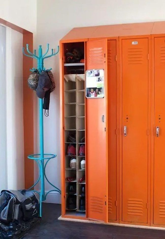 Orange Lockers, Turquoise Energy
