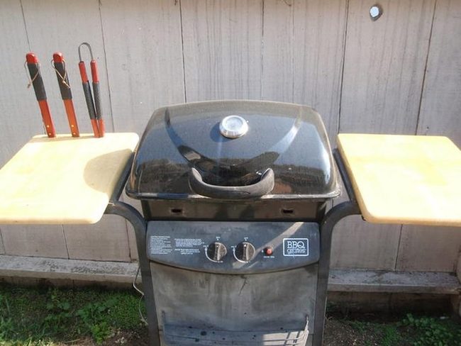 Black Metal Grill Station