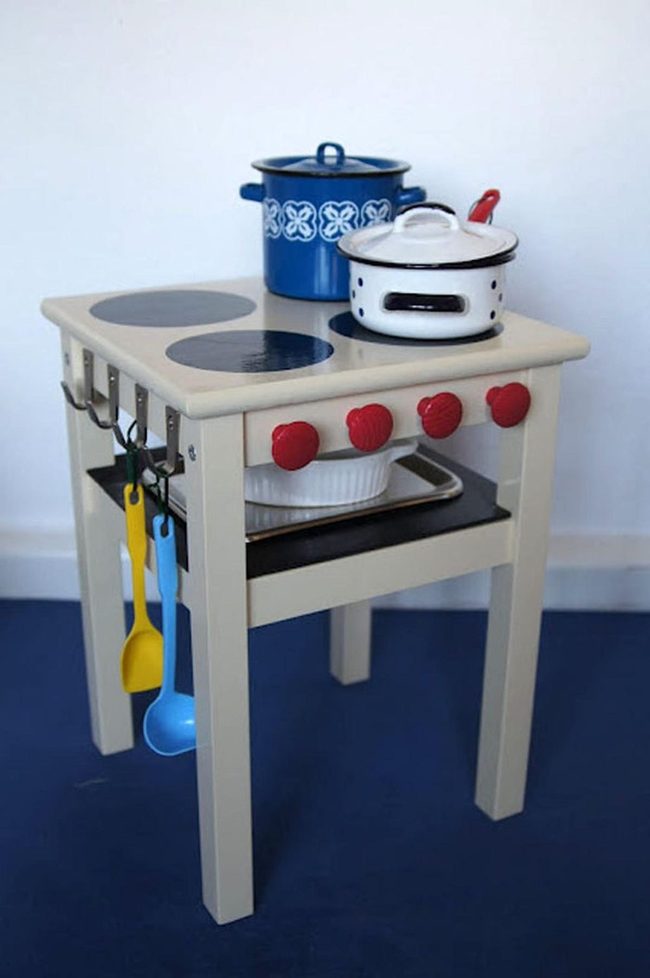 Red Knob Toy Stove