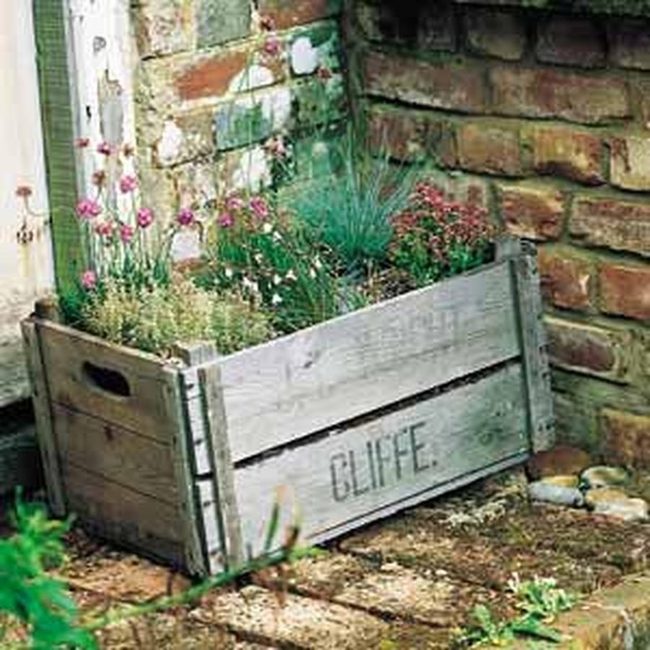Peeling White Brick Garden Corner