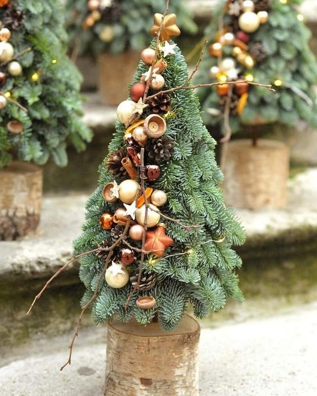 Golden Pinecone Tabletop Tree