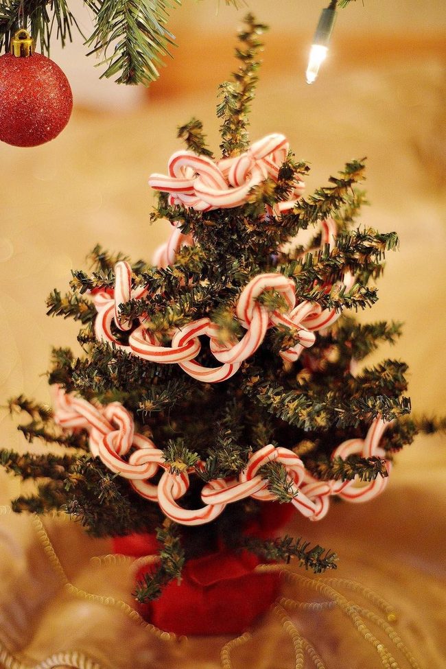 Striped Candy Cane Chain