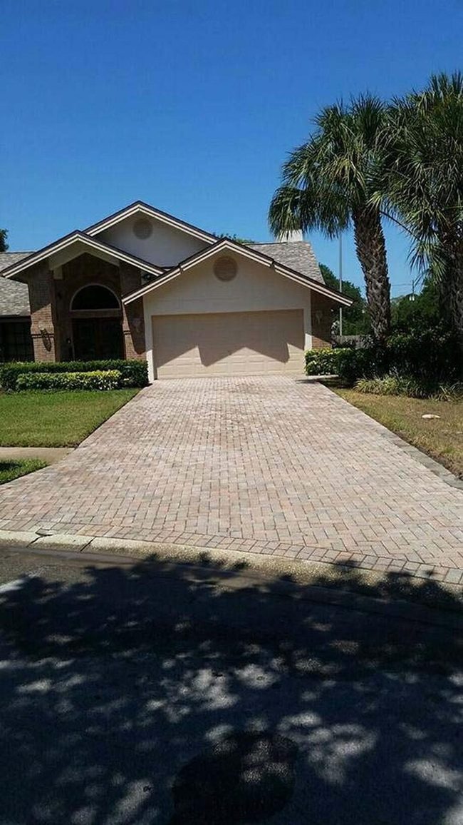 Cobblestone Concrete Driveway Design
