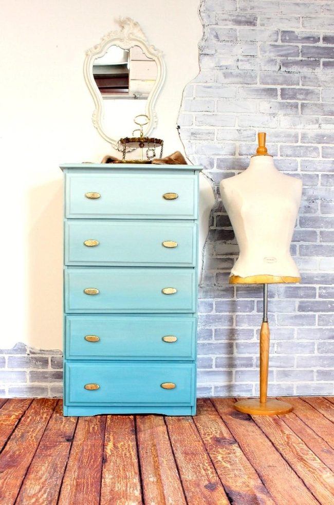 Blue Ombré Chest Statement