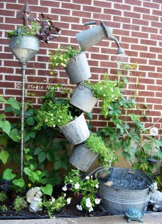 Cascading Metal Cans, Spilling Green