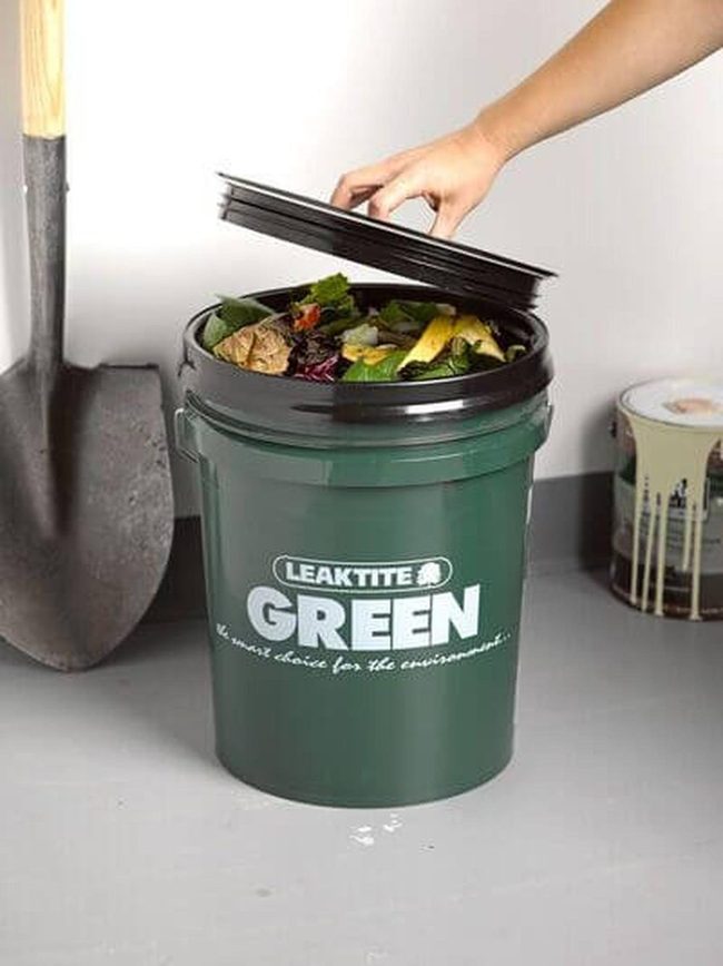 Deep Green Compost Bucket