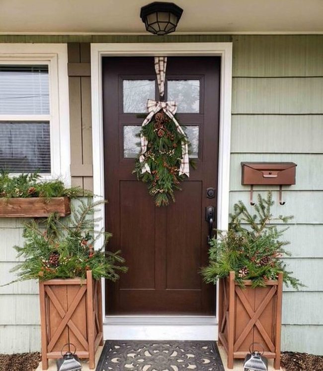 Wooden Swag Planters Evergreen