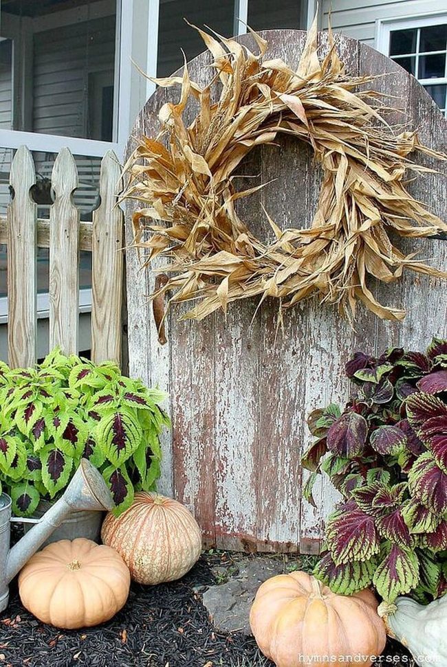Woven Corn Husks, Golden Autumn