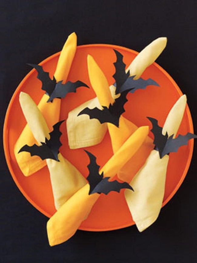 Orange Bats Halloween Table