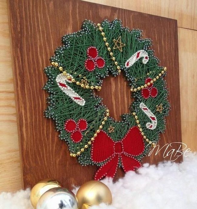 Green String Berry Wreath Gold