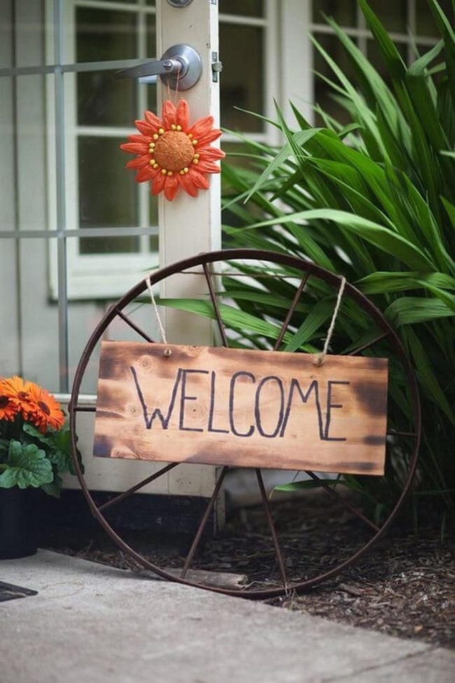 Weathered Wood Sunflower Welcome