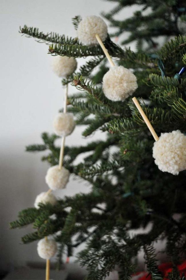 White Wool Pom Pom Garland