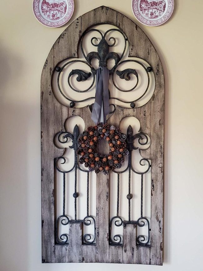 Pinecone Chestnut Door Statement
