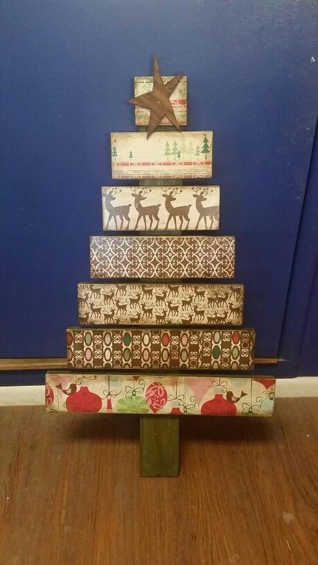 Stacked Wood Blocks Christmas Tree