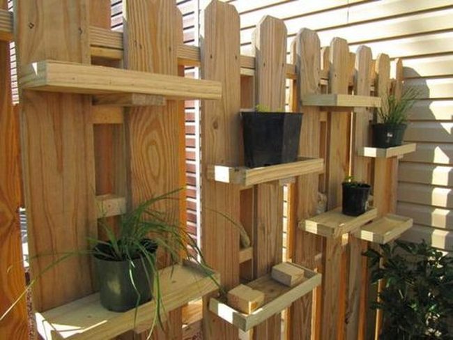 Vertical Wooden Fence Gardens