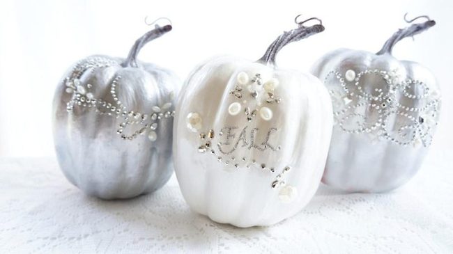 Silver Pumpkins With Pearlescent Details