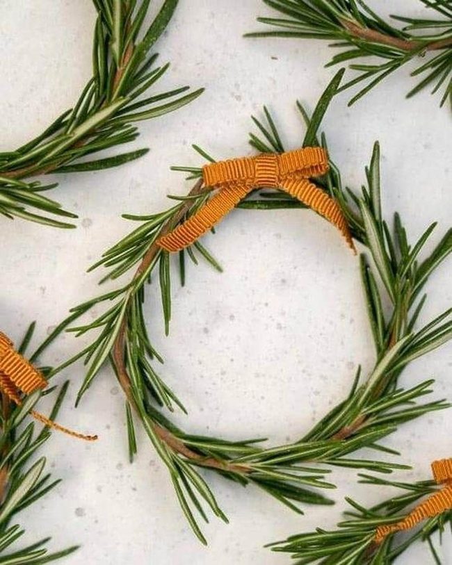 Rosemary Wreaths Green Place Settings