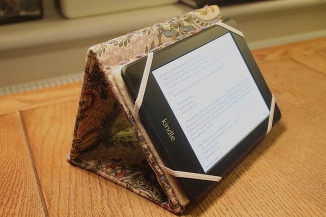 Fabric Triangle Reader Stand