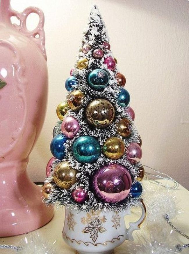 Frosted Trees Pink Vase Gold