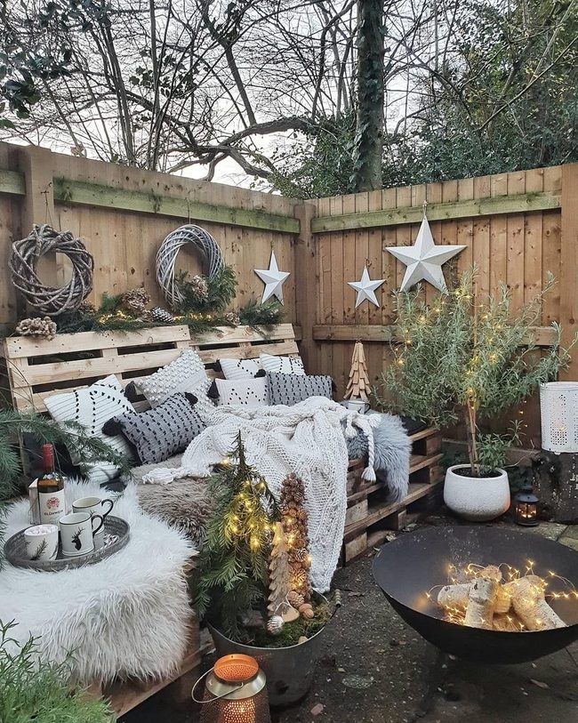 Cushioned Pallet Winter Retreat