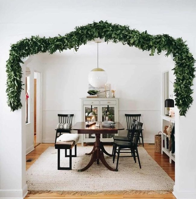 Green Vines, Dark Wood Dining