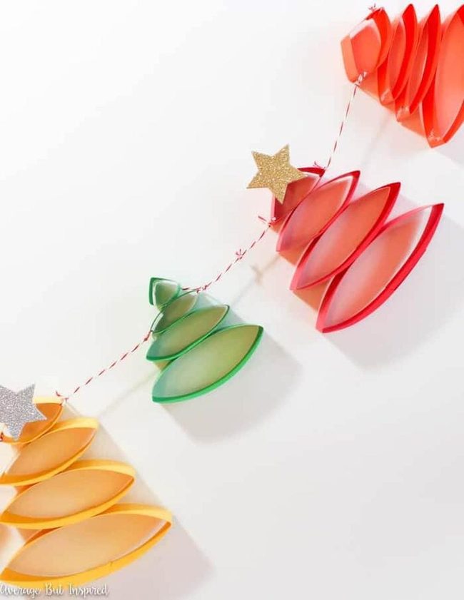 Paper Ring Garland Gold Accents