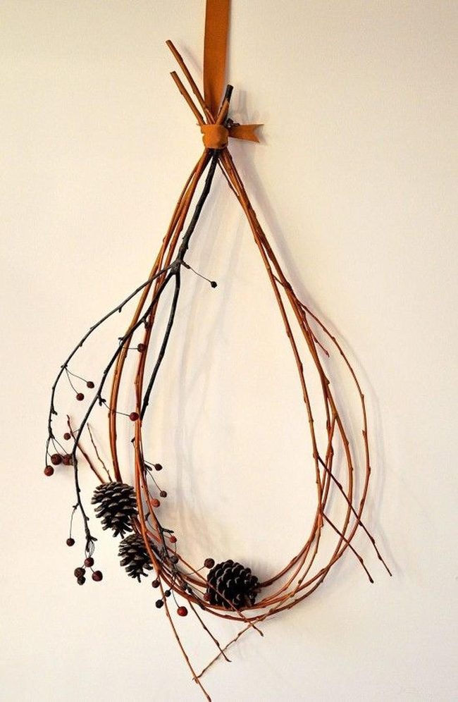 Natural Twig Wreath With Pinecones