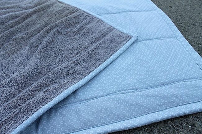Light Blue Circles, Soft Gray Back