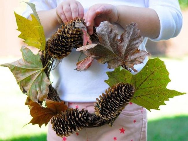 Pinecone And Leaf Wreath