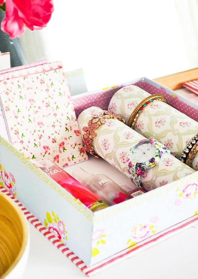 Floral Paper Jewelry Organizer
