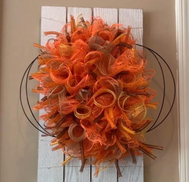 Colorful Mesh Wreath Brightness