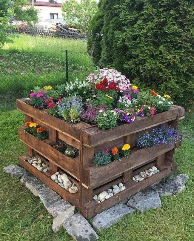 Wooden Pallet Raised Garden