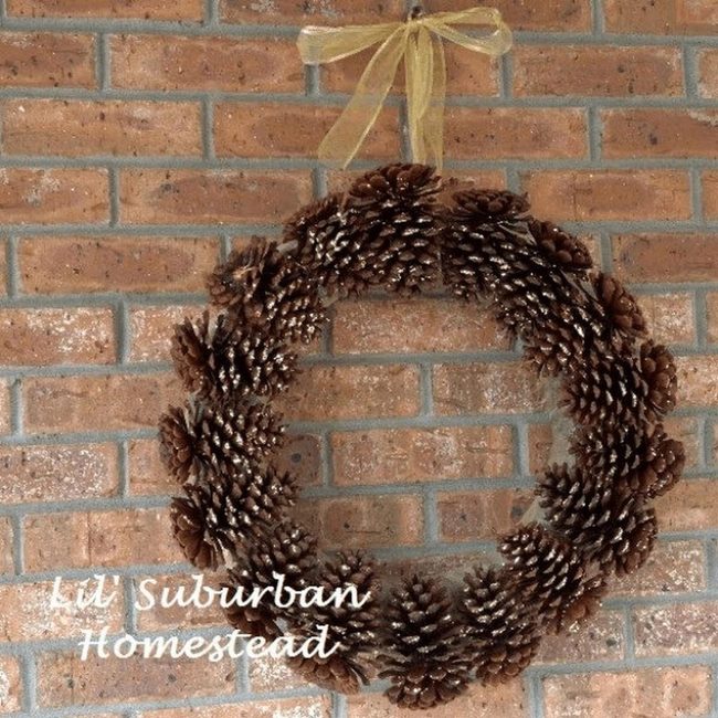 Gold Glitter Pine Cone Wreath