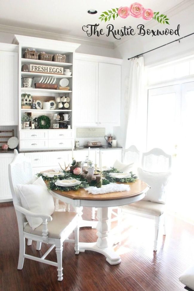 White Cottage Dining With Natural Wood