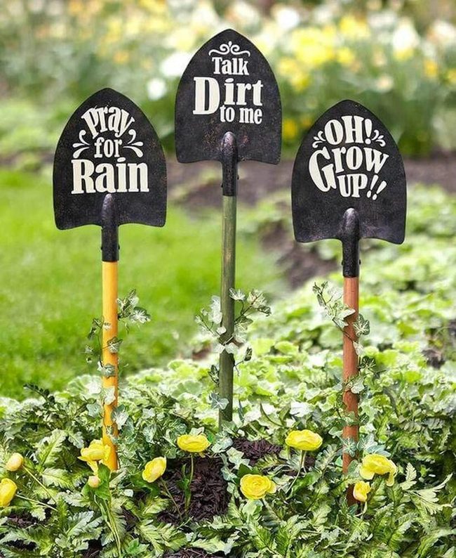 Garden Shovels With Witty Quotes