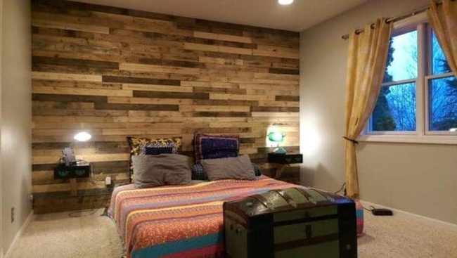 Reclaimed Oak Pallet Wall