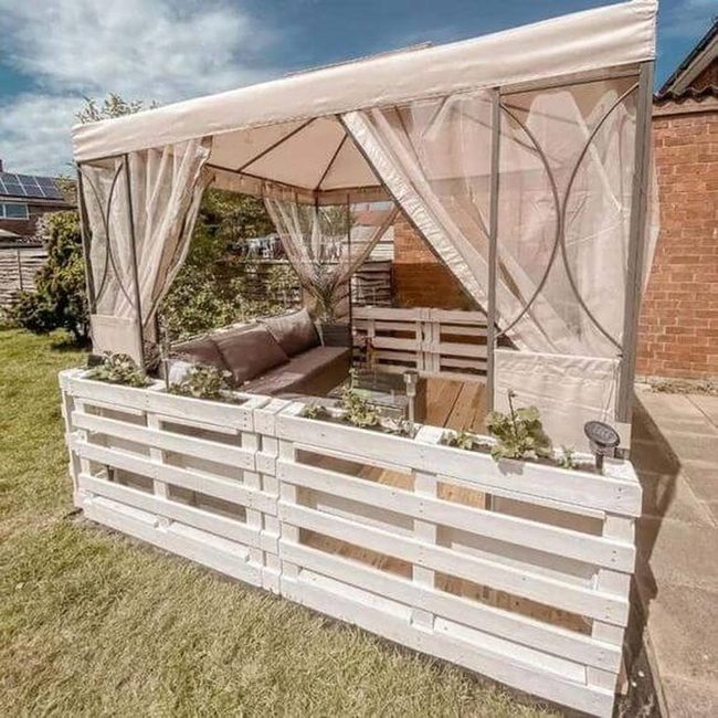 Wooden Pallets, Living Green