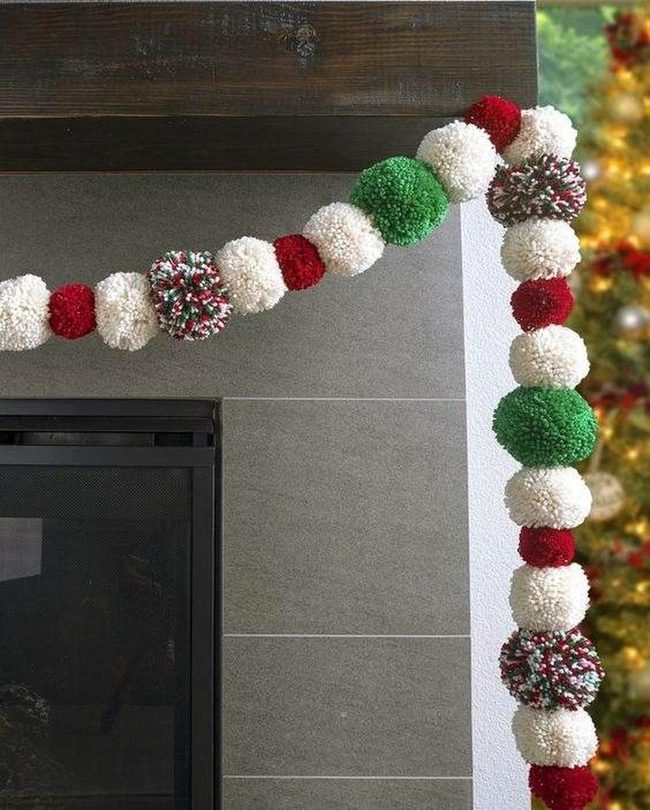 Fluffy Yarn Pom-Pom Garland